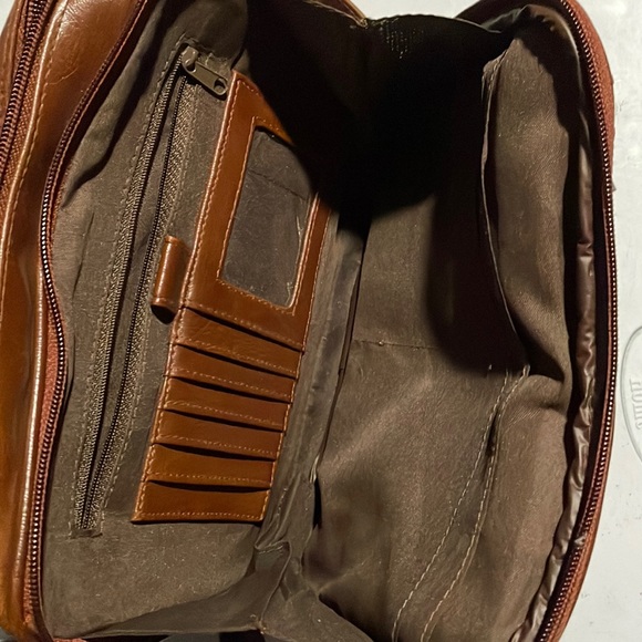 Vintage ALiz brown two tone crossbody purse 4 zipper pockets on the outside - Picture 3 of 10